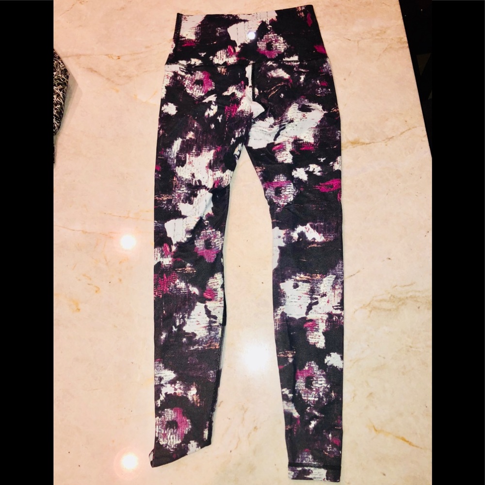 Lululemon leggings.